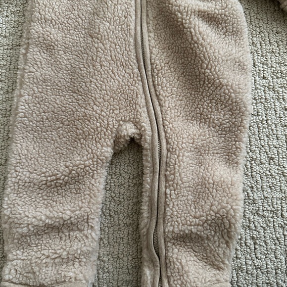 Baby Gap fleece zip up one piece - Picture 5 of 5